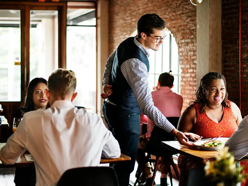 How to Select the Right Toast Go 2 Accessories for Efficient Restaurant Operations
