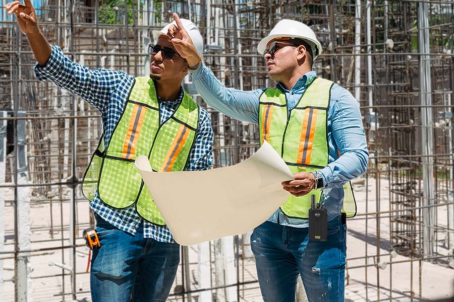 CONTRACTOR'S RADIO HOLSTER WITH SNAP CLOSURE